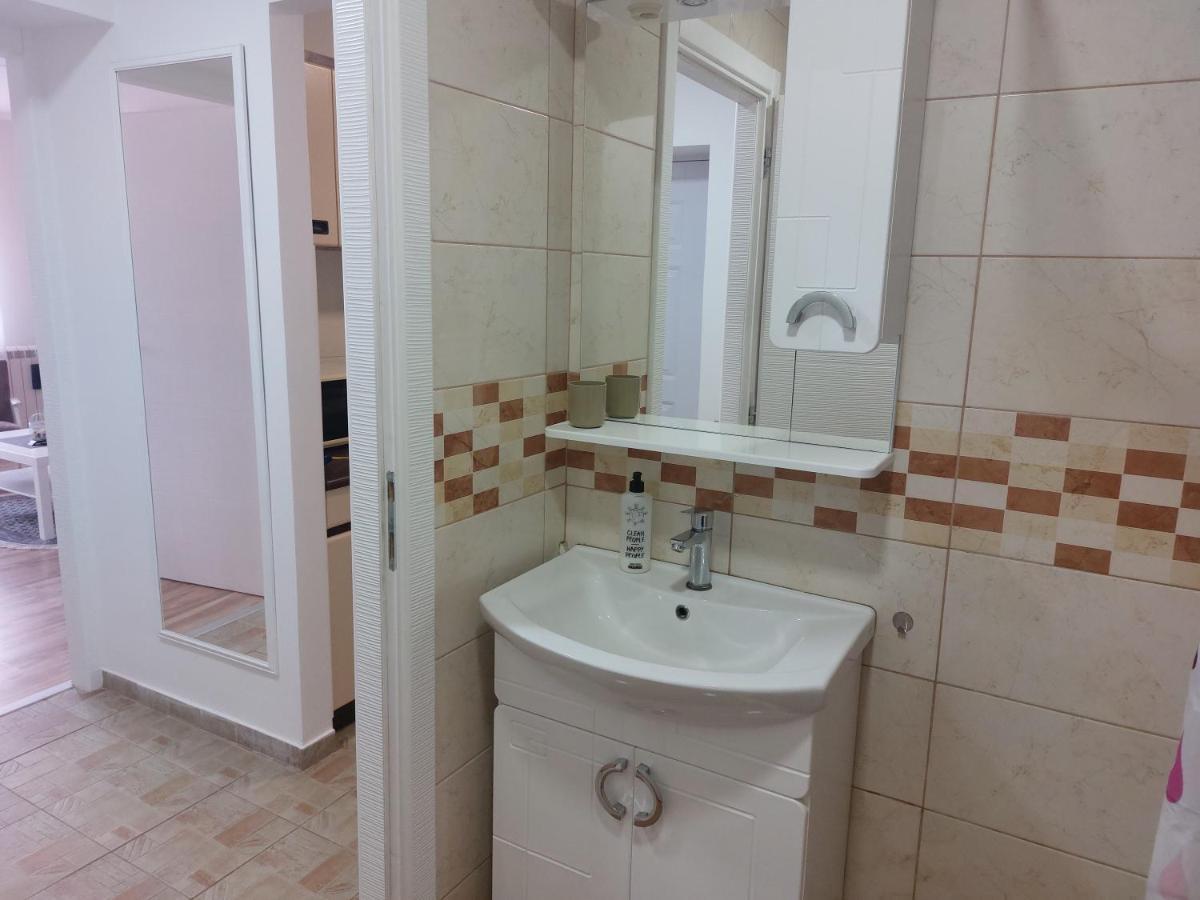 Apartman Centar スレムスカ・ミトロヴィツァ エクステリア 写真
